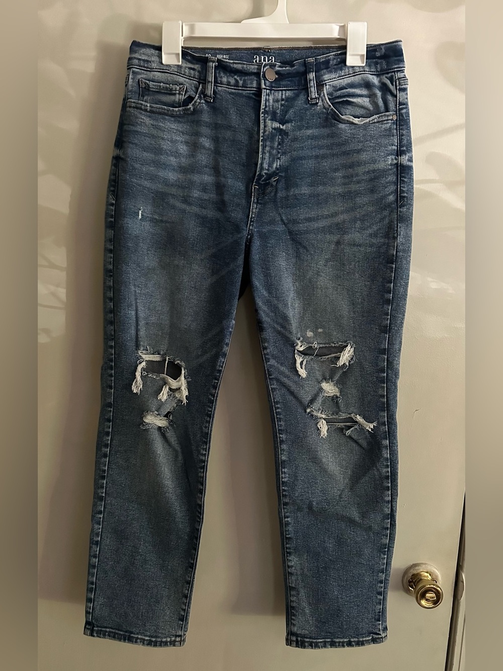a.n.a High Rise Straight Distressed Stretch Jeans Women’s Size 12 Medium Wash
